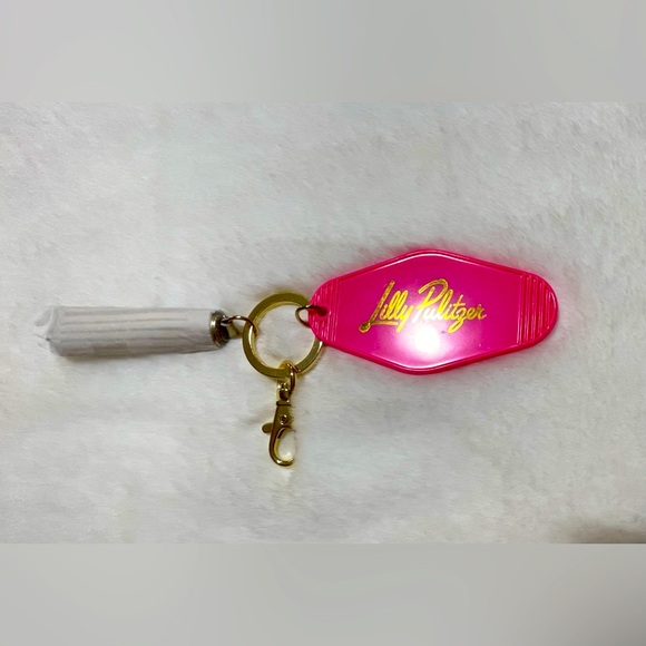 NWT🩷🩷🩷LILLY PULITZER KEY CHAIN - Picture 2 of 5